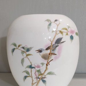 Yamaji Collection Oval Vase Asian Gold Trim Cherry Blossom Bird Design Japan